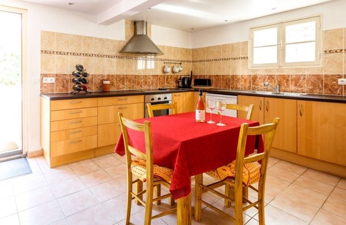 Cruzy Villa | Villa Du Midi - Quatre Chambres Villa, Couchages 8