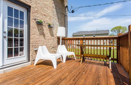 Bronzeville Villa | Villa Dubois Guest House Room 3