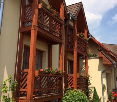 Smizany Maison | Villa Elena