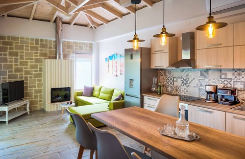 Nopigia Villa | Villa Elenitsa - Élégante propriété à seulement 200m de la plage et des restaurants