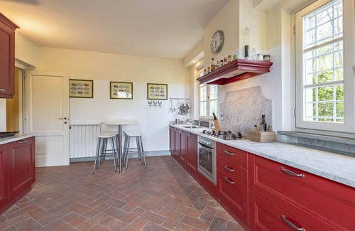 Capannori Villa | Villa Elixir - Sept Chambres Villa, Couchages 14