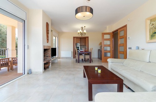 Calonge Villa | Villa "Elodia" avec jardin, terrasse, piscine et Wi-Fi