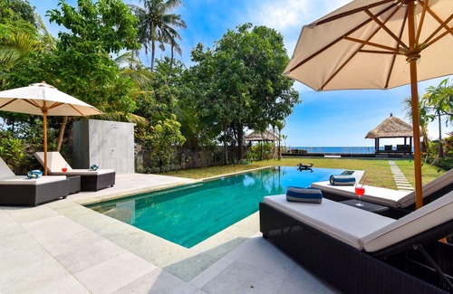 Lovina Villa | Villa Emerald - Villa neuve en front de mer
