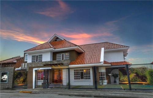 Huayna-Capac Maison | Villa Emilia Hostal