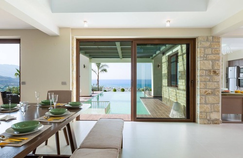 Kissamos Villa | Villa Emilia I Heated* pool, seaview, next to town