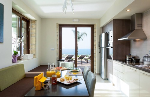 Kissamos Villa | Villa Emilia I Heated* pool, seaview, next to town