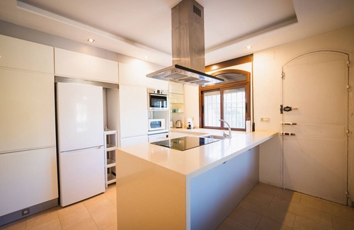 Montequinto Villa | Villa en Montequinto. Casa con Piscina. Pista de Padel