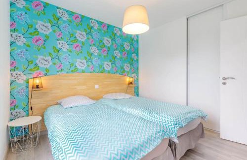 Sibiril Maison | Villa Enora Bretagne Piscine Intérieure Partagée Jacuzzi privatif 100m Plage