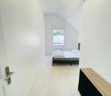 Coupvray Appartement | Villa Épure - 10 min Disneyland - 6 people