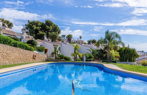 Pinar del Advocat Maison | Villa 'Eucaliptus 16' with Shared Pool, Wi-Fi and Air Conditioning