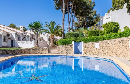 Pinar del Advocat Maison | Villa 'Eucaliptus 16' with Shared Pool, Wi-Fi and Air Conditioning