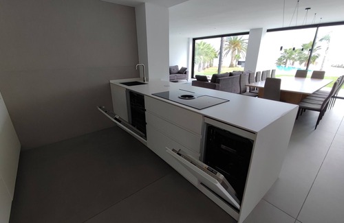 Vinaros Villa | VILLA EULALIA, LUXURY ON THE FIRST LINE OF THE SEA