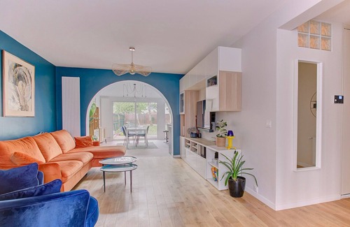Montigny-le-Bretonneux Maison | Villa : Explorez les Trésors Cachés, Entouré de Charme et Attractions!