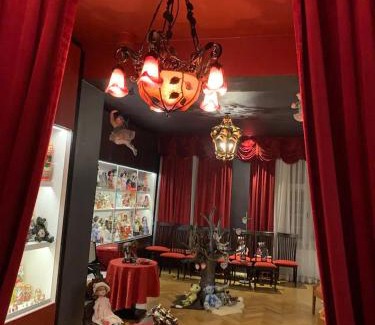 Bad Voeslau Appartement | Villa für Präsentationen und Events, Eine Nacht im Puppenmuseum erleben