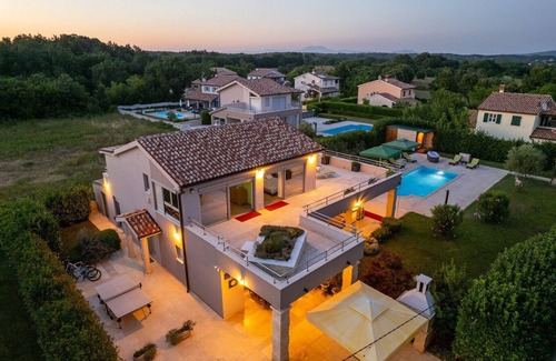 Belavici Villa | Villa Fantasia with heated pool and Whirlpool