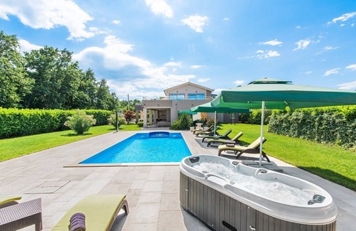 Belavici Villa | Villa Fantasia with heated pool and Whirlpool