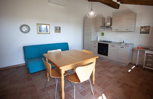 Chiusi Villa | Villa Fattorina Grande: A spacious and welcoming age-old estate surrounded by the greenery, with Free WI-FI.