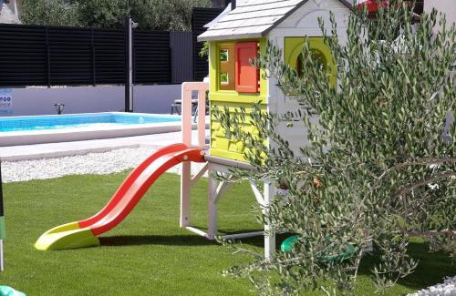 Rudine Villa | Villa Fides with private pool, garden and sea view