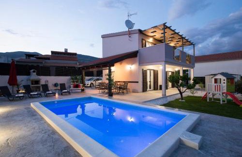 Rudine Villa | Villa Fides with private pool, garden and sea view