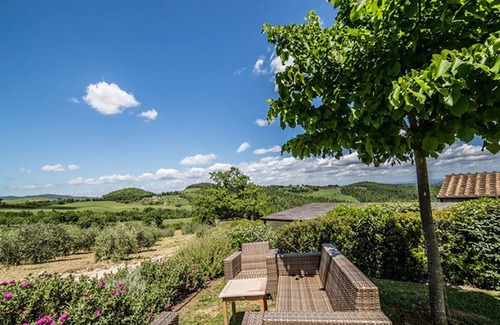 Casole d'Elsa Villa | Superbe villa restaurée de 3 chambres près de Sienne avec piscine panoramique