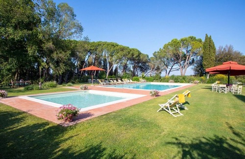 Palaia Villa | Villa Florale (10 Guests) - Family villa with pool in the heart of Tuscany