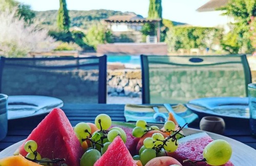 Grospierres Lit Et Petit-Déjeuner | Villa Font Vive - Chambres d'hôtes éco-labellisées avec cuisine - Confort, calme et vue exceptionnels !