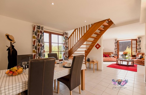 Brantome-en-Perigord Maison | Villa for 1-10 in Dordogne, resto across the lawns and just a stroll to Brantome