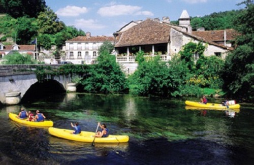Brantome-en-Perigord Maison | Villa for 1-10 in Dordogne, resto across the lawns and just a stroll to Brantome