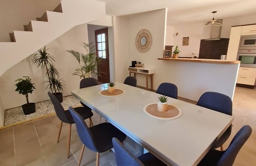 Saint-Julien-de-Peyrolas Villa | Villa avec Piscine Privée - A 5 min de la plage et 5min des Gorges de l'Ardèche.