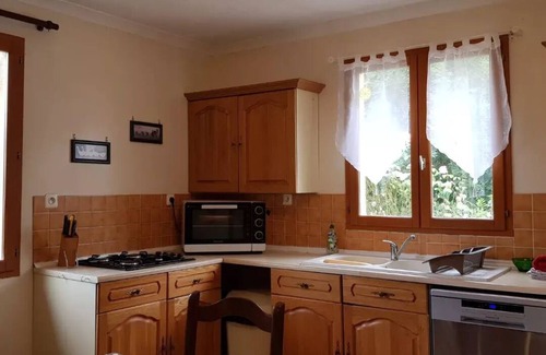 Saint-Pierre-de-Juillers Maison | Villa avec jardin privé et accès au jardin de jeux communautaire et piscine