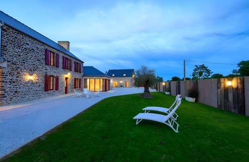 Saint-Sauveur-le-Vicomte Villa | Villa 'Domaine Le Saint Georges' avec terrasse privée, Wi-Fi et climatisation