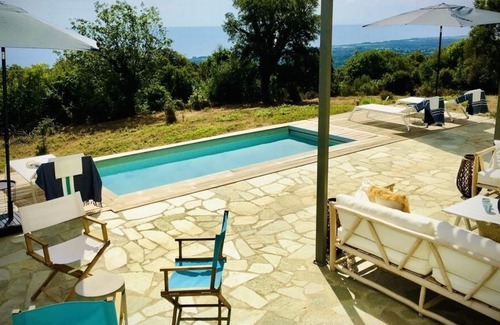 Santa-Maria-Poggio Villa | Une vue unique pour une maison de caractère