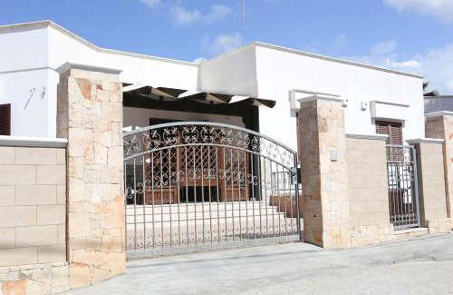 Posto Rosso Maison | Villa Francesca con ampio giardino