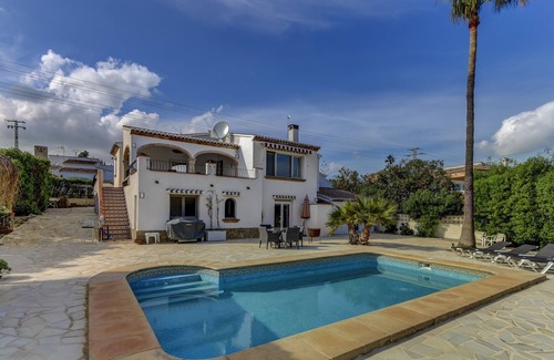 Urbanizacion La Mandarina Villa | Villa Garcia - 9 personnes dans 4 chambres, avec TV, climatisation, wifi et piscine
