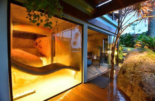 Praia do Rosa Maison | Villa Gardena Suites