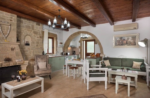 Embrosneros Villa | Villa Gianna - Villa de vacances avec piscine privée à louer en Crète