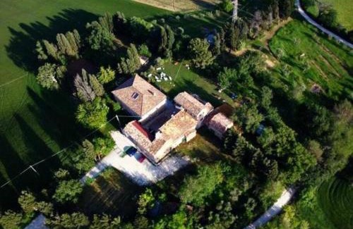 Mondavio Appartement | Villa Ginevri, La casa vacanze immersa nel verde