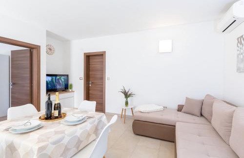 Mugeba Appartement | Villa Gioia apartment with terrace