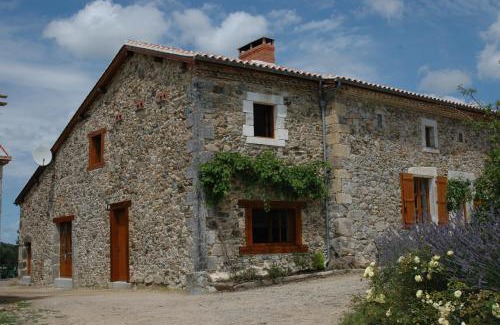 Bussiere-Badil Maison | Villa Gites Chambre d hôtes avec piscine Dordogne 2-4-6-8-10 personnes