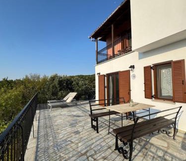 Xinovrisi Maison | villa Glykeria Διώροφη Κατοικία με δυο υπνοδωμάτια με θέα