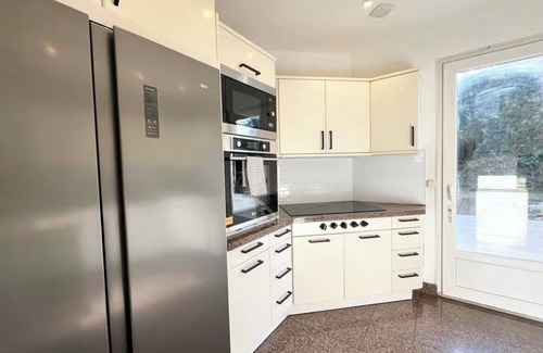 Thiais Villa | Villa golden heaven proche Paris avec 4 parking 3chambre /2sdb/WIFI 580 en Mbits