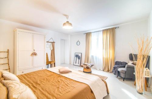 Butkovici Villa | Villa Gravisi by Villa Plus