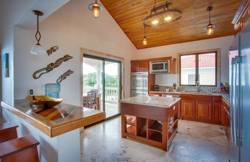 Placencia Maison | Villa Groovy Gecko, Awesome 5 bedroom ocean beach front villa with private chef