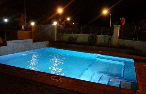 El Vendrell Villa | Villa Habana avec chambres climatisées et piscine avec spa intégré