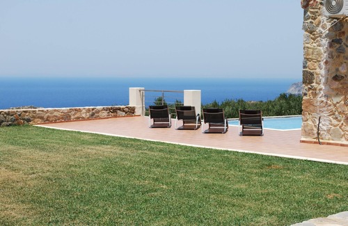 Livadia Villa | New House Villa Harmony - Luxe abordable - Intimité et hospitalité