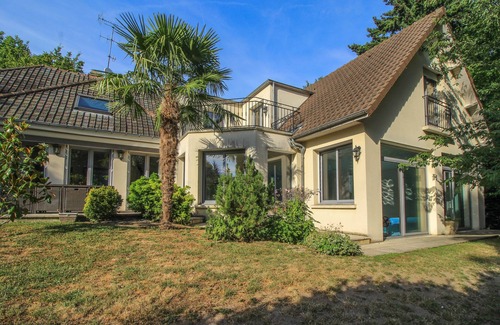 Villennes-sur-Seine Villa | Villa, piscine intérieure chauffée, clim. chambres, grand jardin à 30mn de Paris