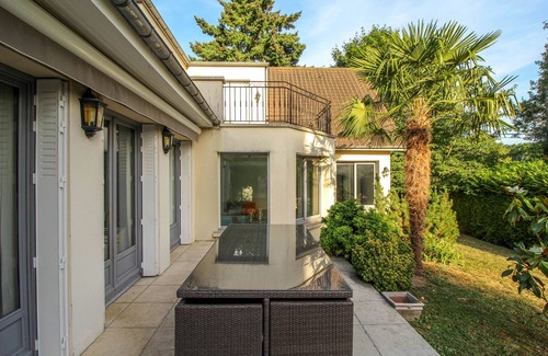 Villennes-sur-Seine Villa | Villa, piscine intérieure chauffée, clim. chambres, grand jardin à 30mn de Paris