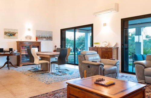 Aleria Lit Et Petit-Déjeuner | Villa Helychrisa