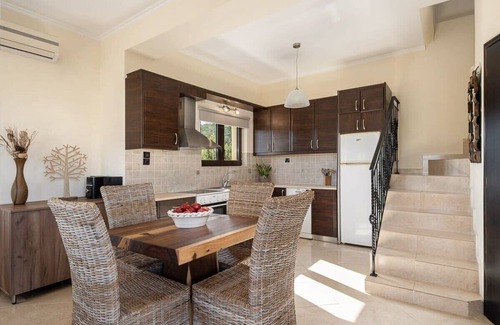 Spilia Villa | Villa Hibiscus with private pool & bbq