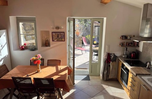 Saint-Guilhem-le-Desert Autre | Villa in St Guilhem le désert with terrace, panoramic view, pets welcome.